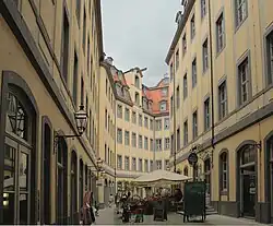 Hof nach Westen (2009)