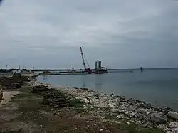 Bauarbeiten an der Außenmole im Frühling 2006