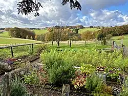 Bauerngarten in Strucksfeld – Blick auf Unter-/Oberhebbinghausen