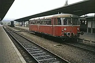 Baureihe 798 als Personenzug nach Pegnitz in Bayreuth Hbf (1987)