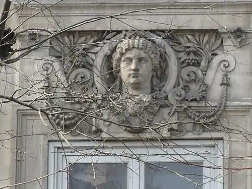 Nr. 19: Fenster in der 2. Etage