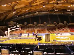 Blick auf die Tribünen (Dezember 2010)