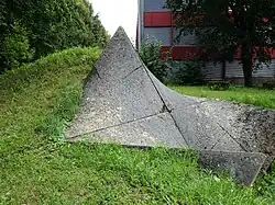 Begehbare Juralandschaft. Von Owsky Kobalt (1937–2019). Gymnasium Laufen BL