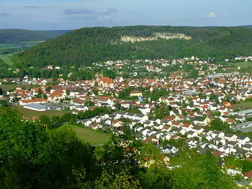 Arzberg mit Beilngries im Vordergrund