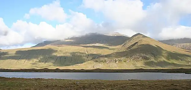 Ostansicht des Beinn Spionnaidhs from Loch Eriboll