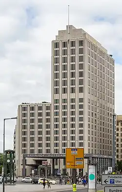 Ritz-Carlton und Tower Apartments