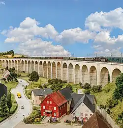 großer Viadukt in der Modellbundesbahn