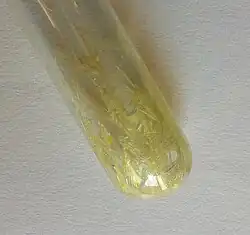 Benzalazin, aus einer Lösung von Schwefelkohlenstoff kristallisiert