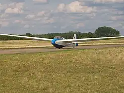 Landung eines Bergfalken III nach einem Schulungsflug
