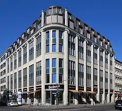 Blockrand-Eckbau am Oranienplatz in Berlin-Kreuzberg