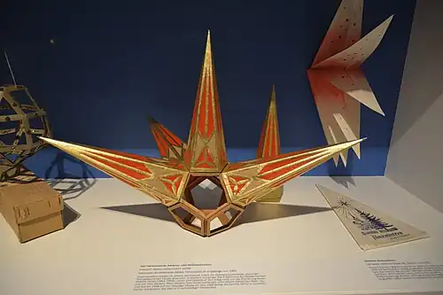 Ein Dodekaeder als Weihnachtsstern aus der Ausstellung „Sterne – nicht nur zur Weihnachtszeit“ im Museum Europäischer Kulturen in Berlin