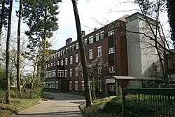 Krankenhausgebäude mit Kapellenbau (Kapelle nicht im Bild)