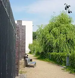 Mit Abwärme beheizte Bänke