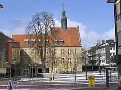 Das Alte Amtsgericht am Berliner Platz von der Martin-Luther-Kirche aus gesehen