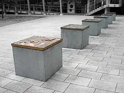 Transformationen – Die Geschichte eines Areals in Köln-Vogelsang (1893–2010), hier Gesamtansicht der bisherigen Reliefs, Bronzerelief