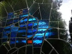 Bert Schmidmeister (1934–1993) Maler, Zeichner, Plastiker, Theaterdekorateur. 1971, Vier Buntglasfenster. Ref. Kirche im Wil, Dübendorf