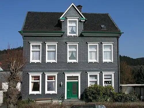 Schieferverkleidetes Wohnhaus Zum Bilstein 2