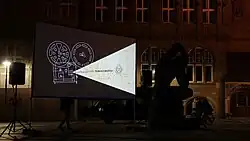 Das Wanderkino "Bielefeld leuchtet!" macht Station am Alten Rathaus.