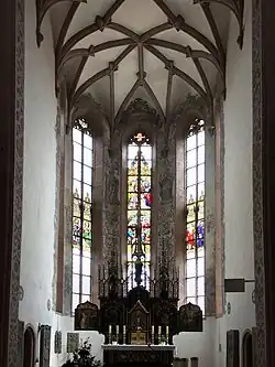 Chor mit neugotischem Hochaltar