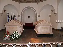 Grab Otto von Bismarcks und seiner Frau im Bismarck-Mausoleum