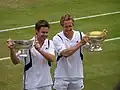 Jonas Björkman und Todd Woodbridge mit den Siegerpokalen im Herrendoppel, 2004