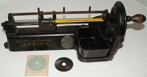 Bleistiftschärfmaschine „Jupiter 1“ von Guhl & Harbeck Hamburg (um 1920)