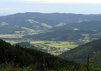 Blick über das Zartener Becken auf den Flaunser