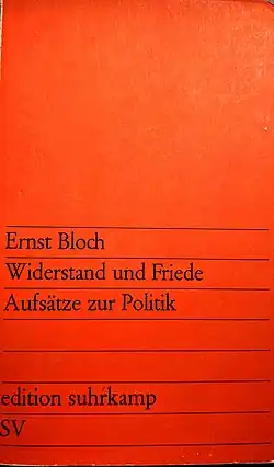 Hier ist ein Buchdeckel in der Farbe Orange abgebildet.