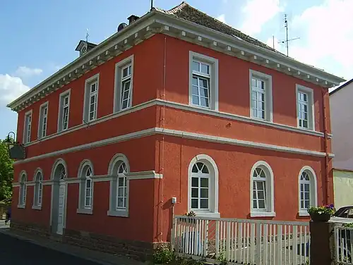 Ehemaliges Schul- und Rathaus in Großbockenheim