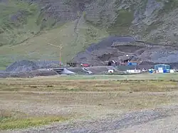 Bolungarvíkurgöng von Bolungarvík aus, während des Baus.