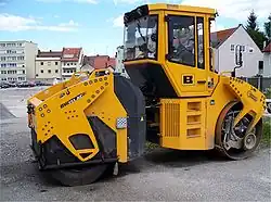 Knickgelenkte Kombiwalze BW 151 AC mit Asphaltmanager 1