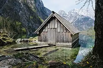Bootshütte am Obersee am westlichen Rand der Almlichte