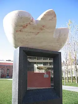 Memorial des argentinischen Bildhauers Frederico Brook für Jorge Luis Borges im Jardim do arco do Cego, Lissabon