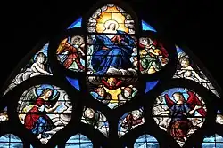 Maßwerk mit der Aufnahme Mariens in den Himmel