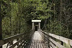Über diese Brücke konnten auch die Fahrgäste aus Alberschwende den Bahnhof erreichen