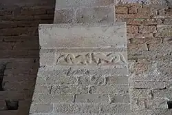 Skulptierter Kämpfer