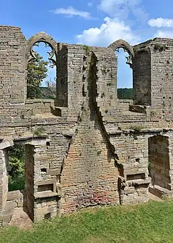 Fenster und Kamin im Logis de Beaujeu