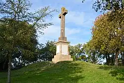 Reste der Erdhügelburg