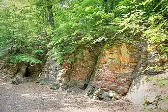 Felsspalten mit Wärmeaustritt durch schwelendes Kohlenflöz am Naturdenkmal Brennender Berg