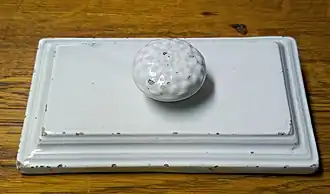 Briefbeschwerer (germarkt "Porcelaine Opaque Grünstadt"), um 1850