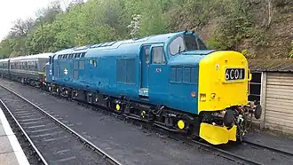 37 190 in der blau-gelben Farbgebung der British Rail