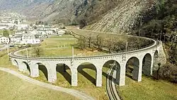 Kreisviadukt der Berninabahn bei Brusio