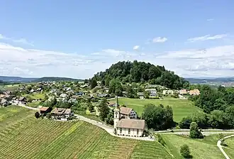 Der Hurbig hinter dem Dorf Buchberg