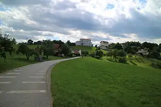 Hügelkuppe von Osten