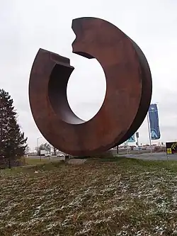 Unexpected I von Buky Schwartz, Plastik aus Corten-Stahl, Lage: Marienstraße/Flughafenstraße⊙49.48419411.082444