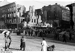 Aufnahme (November 1939): Während des Angriffs auf Warschau zerstörte Gebäude an der Kreuzung Marszałkowska/Aleje Jerozolimskie