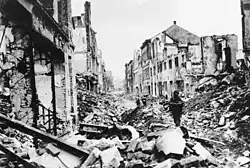 Zerstörungen in der Kastorpfaffenstraße, März 1945