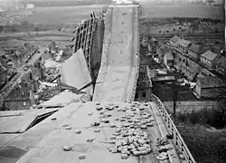 Gesprengte Lautertalbrücke, bei Kaiserslautern, um 1945