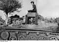 kl. Pz.Bef.Wg. I (2. Serie) aus dem mit einer Kamera gefilmt wird (Juni 1942)