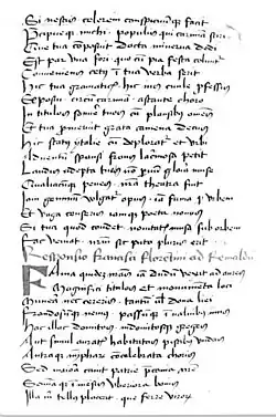 Ein handschriftlicher Text mit einem breiten F am Anfang des unteren Abschnitts, der zwei Zeilen groß ist.